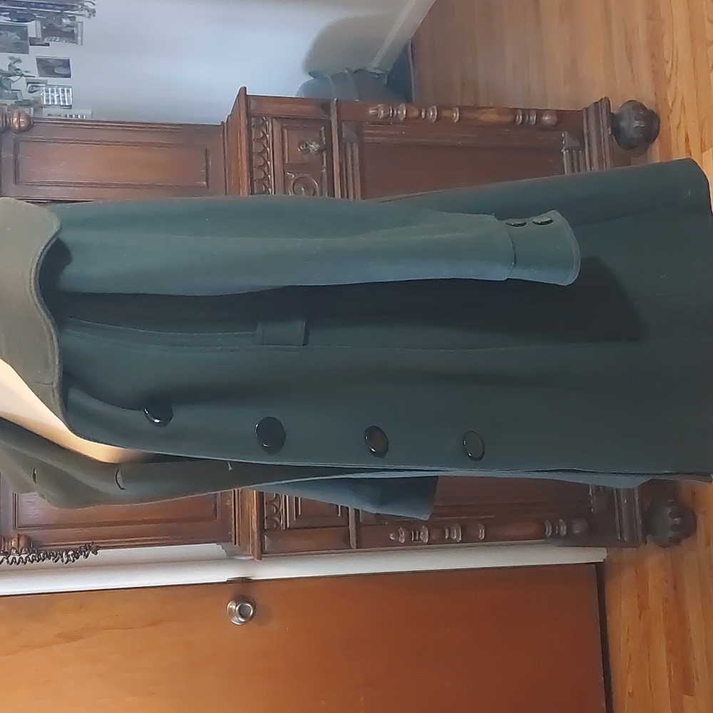GUESS coat.Forest green,part wool coat.Size L fits like an M.Pre-owned like new.